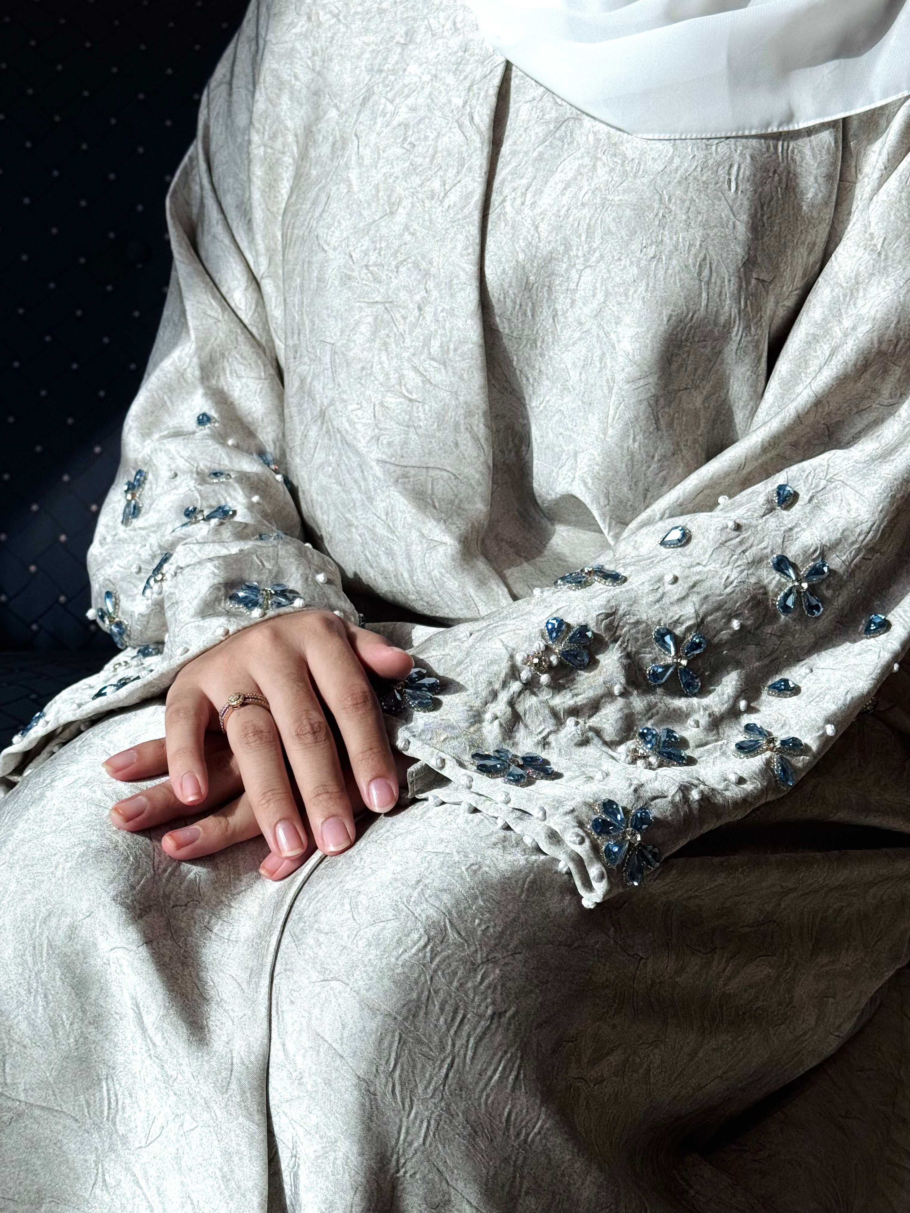 Wārdah - Lumière Collection